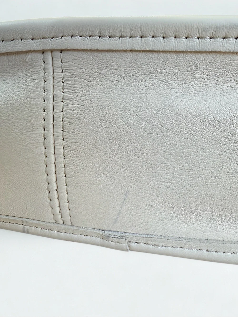 VINTAGE Coach Style 1863 | Bone White Leather | Excellent Condition